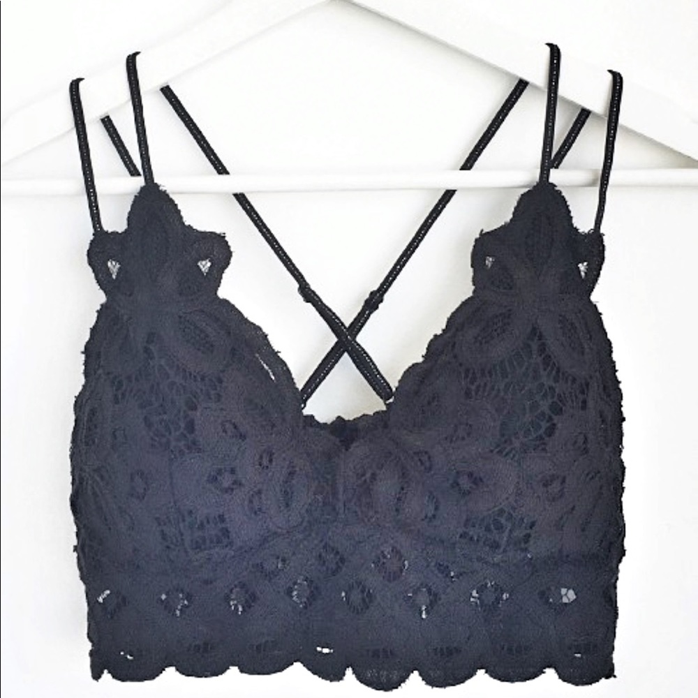 BOHO SCALOPPED LACE BRALETTE - BLACK - Picture 1 of 8